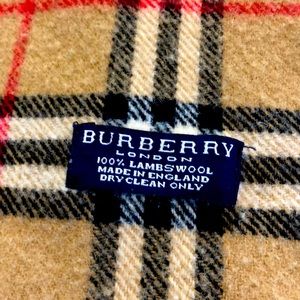 SOLD BURBERRY LONDON Authentic Novacheck Lambswool Scarf